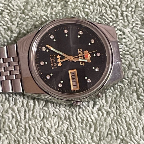 ORIENT “Crystal” Automatic (21 Jewels) – Day/Date